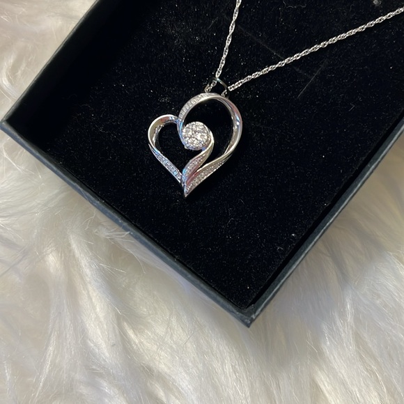 Kay Jewelers Heart Necklace - Picture 1 of 7